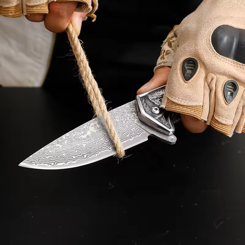 Coltello pieghevole da esterno damascato CO-42105 DA3244 - Blu / Seconda scelta
